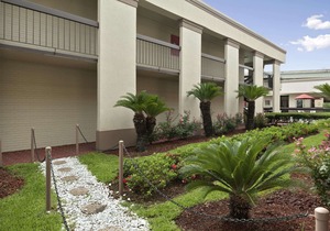 Travelodge by Wyndham New Orleans West Harvey Hotel