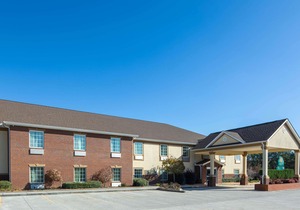 La Quinta Inn by Wyndham Calhoun