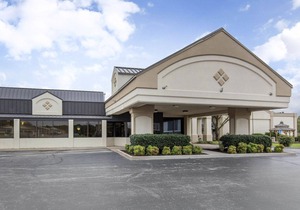 Lamplighter Inn and Suites