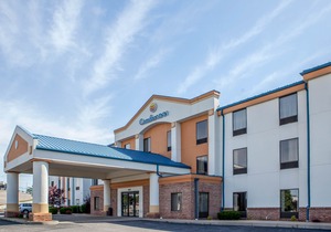 Quality Inn & Suites Arnold