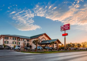 Best Western Plus Swiss Chalet Hotel & Suites