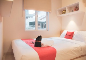 RedDoorz Plus Near Manggarai Station 3
