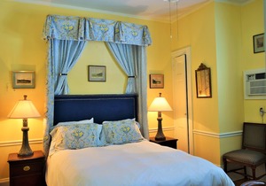 Bellevue Manor