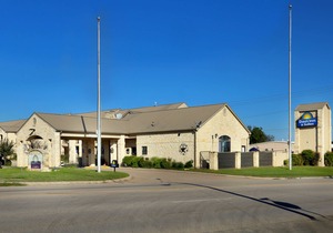 Days Inn & Suites by Wyndham Llano