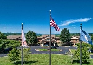 Round Hill Inn