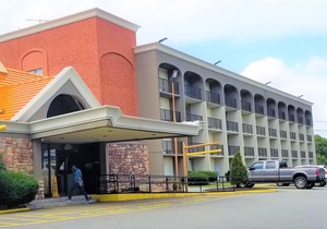 Howard Johnson by Wyndham Clifton NJ