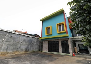 RedDoorz Plus Near Halim Perdanakusuma 2