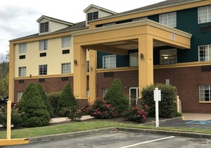 Days Inn by Wyndham Norton
