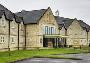 Best Western Plus Pastures Hotel