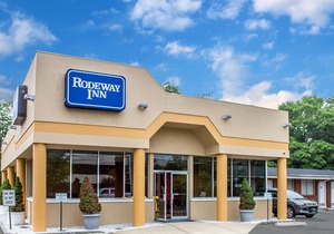 Rodeway Inn Macarthur Airport