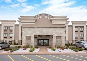 Wingate by Wyndham Detroit Metro Airport