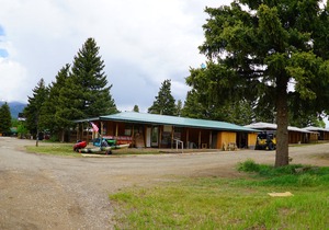 Eagle Nest Fly Shack and Lodge