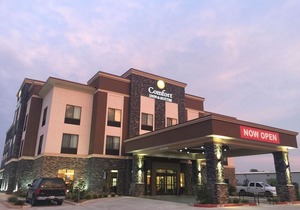Comfort Inn & Suites Moore - Oklahoma City