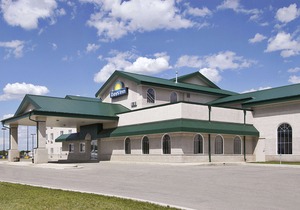 Days Inn & Suites by Wyndham Winkler