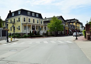 Bellevue Manor