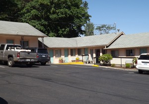 Howard Johnson by Wyndham Roseburg