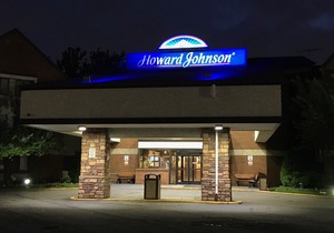 Howard Johnson Hotel by Wyndham Newark Airport