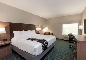 La Quinta Inn & Suites by Wyndham Lafayette Oil Center