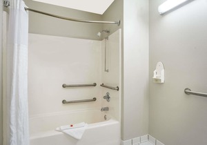 Baymont by Wyndham Piqua