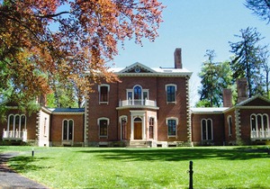 Courtyard Lexington South/Hamburg Place