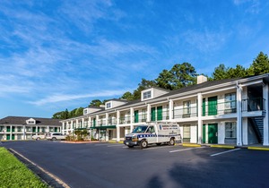 Quality Inn & Suites Near Lake Oconee