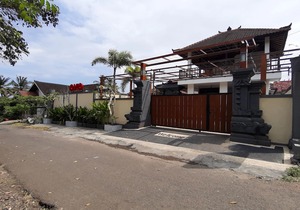 OYO 915 Villa Sari