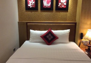 RedDoorz Plus near Cau Giay Park