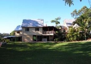 Glass House Mountains Ecolodge