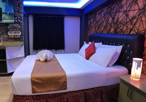 Clockworkorange Luxury Suites