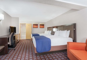 Days Inn by Wyndham Woodbury Long Island