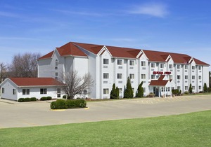 Ramada Limited and Suites Bloomington