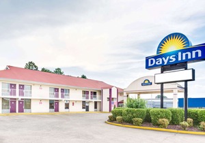 Days Inn by Wyndham Muscle Shoals Florence