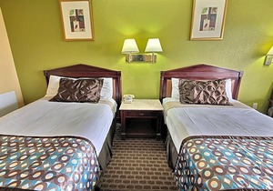 Econo Lodge at Military Circle
