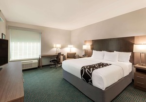 La Quinta Inn & Suites by Wyndham Lafayette Oil Center
