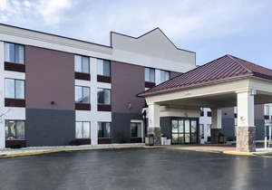 Country Inn & Suites by Radisson, Mt. Pleasant-Racine West, WI