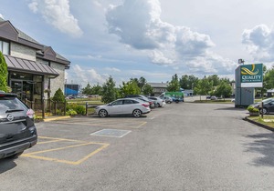 Quality Hotel & Suites Sherbrooke