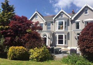Llwyn Country House