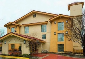 Days Inn & Suites by Wyndham Schaumburg
