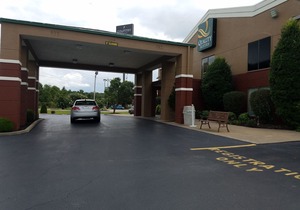 Quality Suites Paducah
