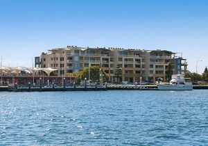 Riverside Holiday Apartments