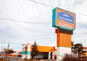Howard Johnson by Wyndham Gallup