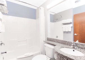 Microtel Inn & Suites Bath