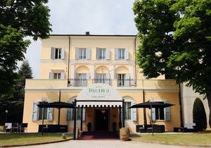 Rechigi Park Hotel