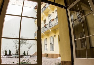 Central Hotel 21