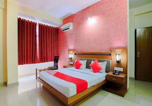 OYO 15782 Hotel Royal Residency