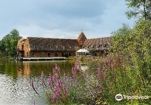 Lakeside International Hotel