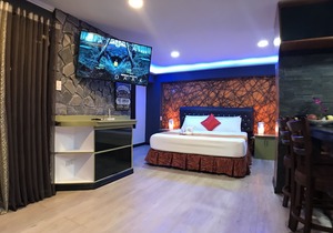 Clockworkorange Luxury Suites