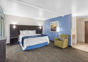 Days Inn & Suites by Wyndham East Flagstaff