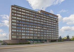 Quality Inn & Suites Cincinnati Downtown