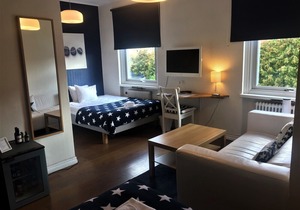 Port Hotel